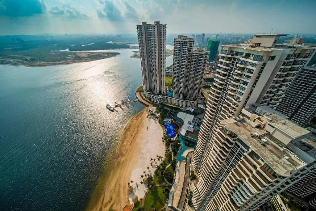 奢华海景套房 3房2厕 5-10人适合家庭入住 金海湾@Danga Bay Johor Bahru Apartamento